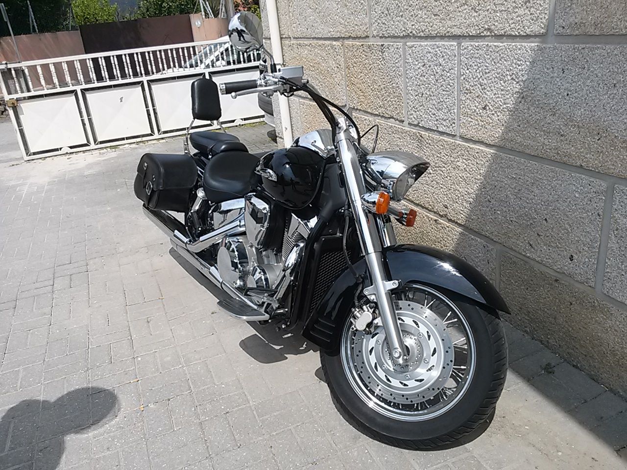 Honda VTX 1300 c.c.,  8.500 kms, com extras