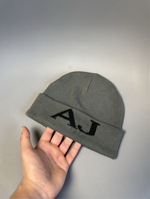 Винтажная шапка Armani Jeans мужская (оригинал)