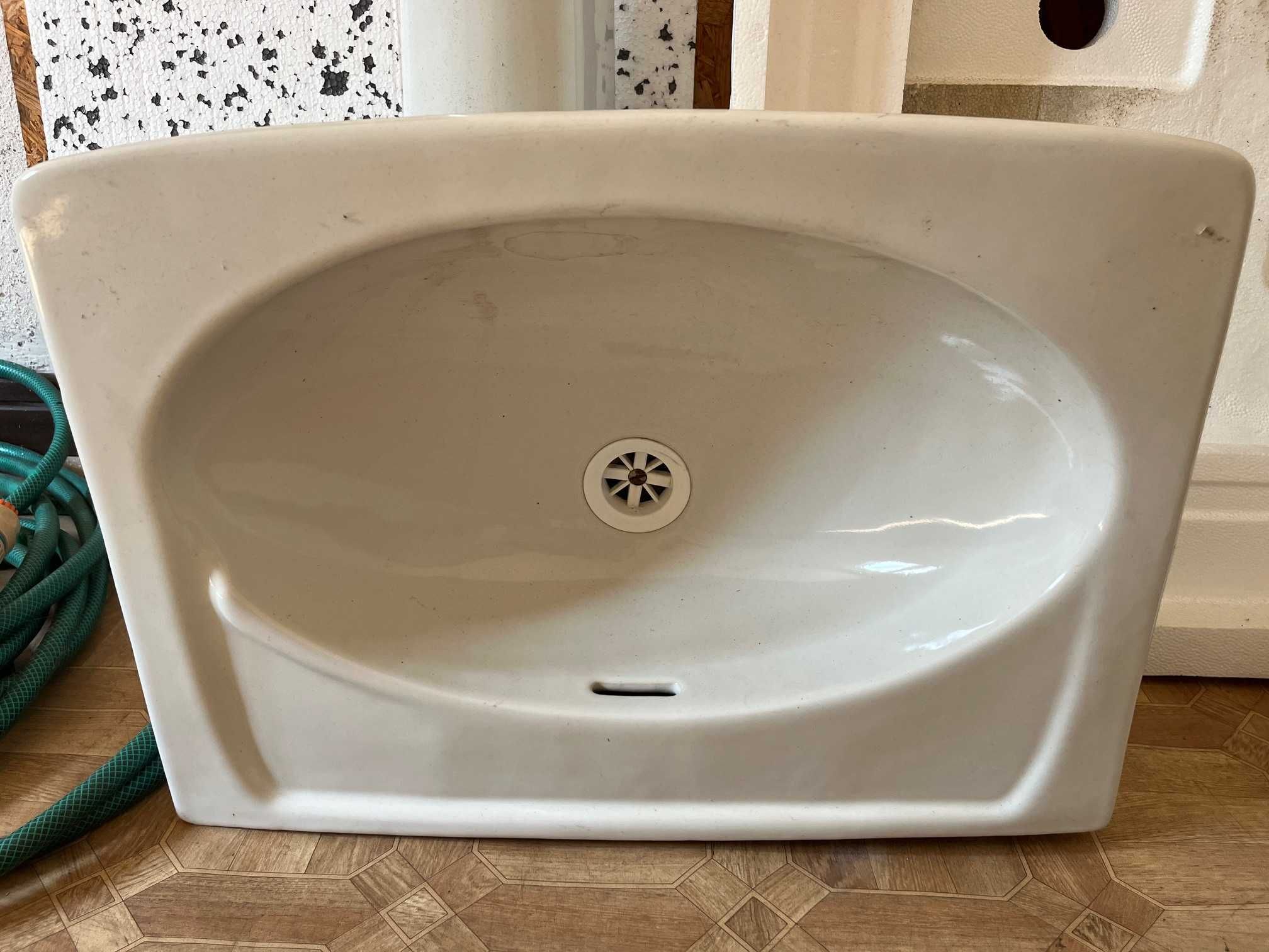 UMYWALKA ceramiczna z nogą, stan bdb