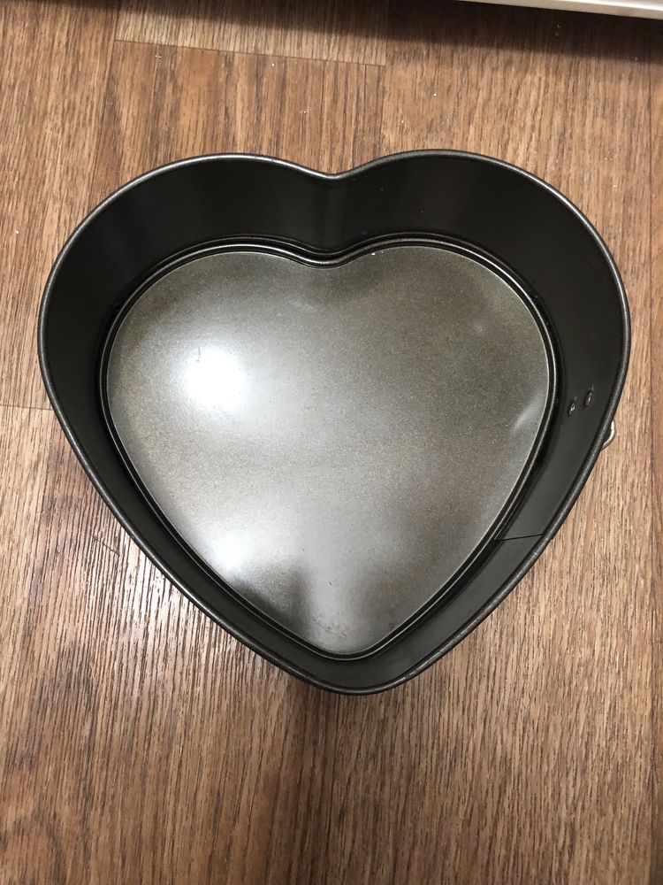 Форма сердце.