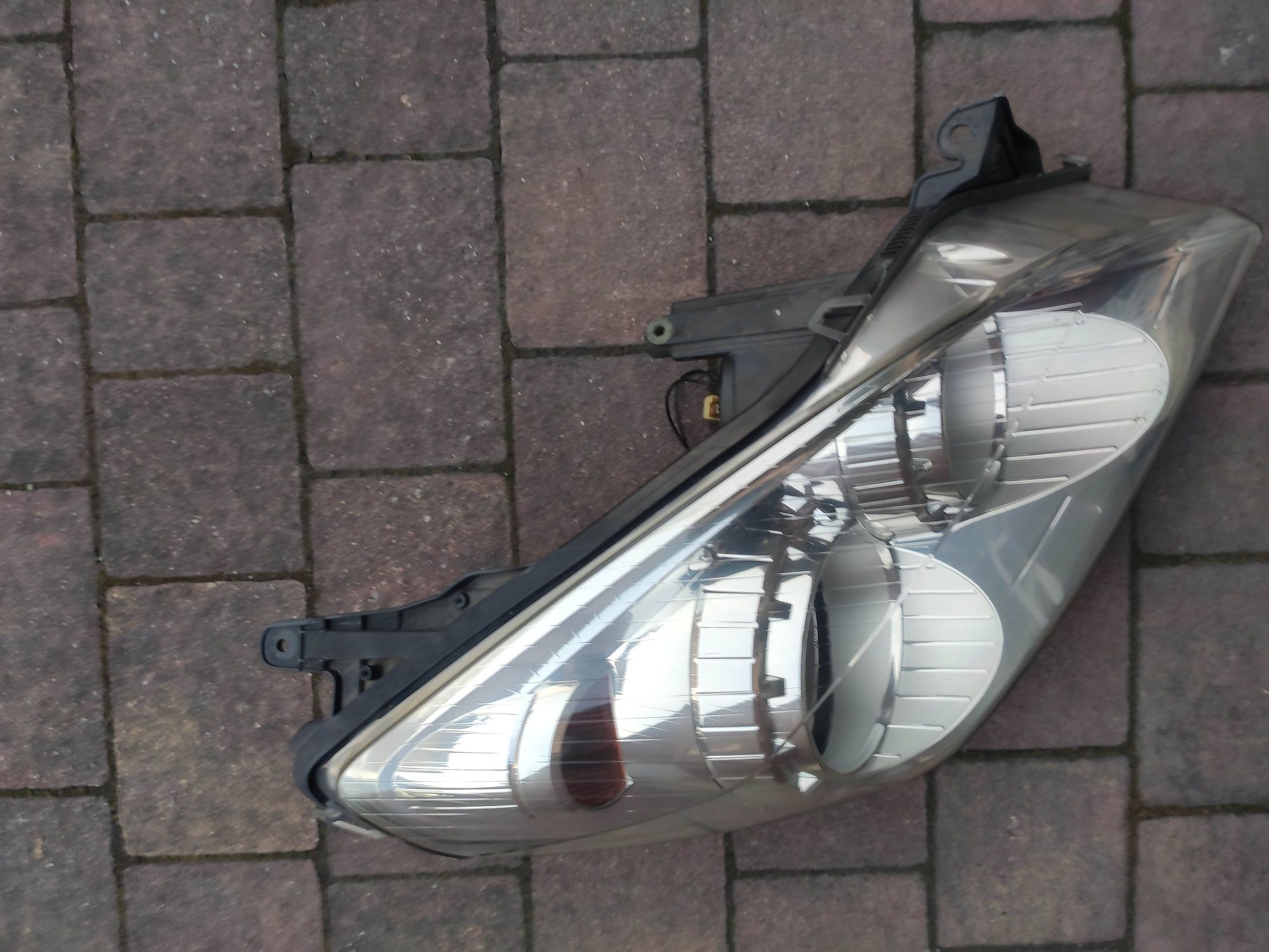 Lampa prawa Astra H