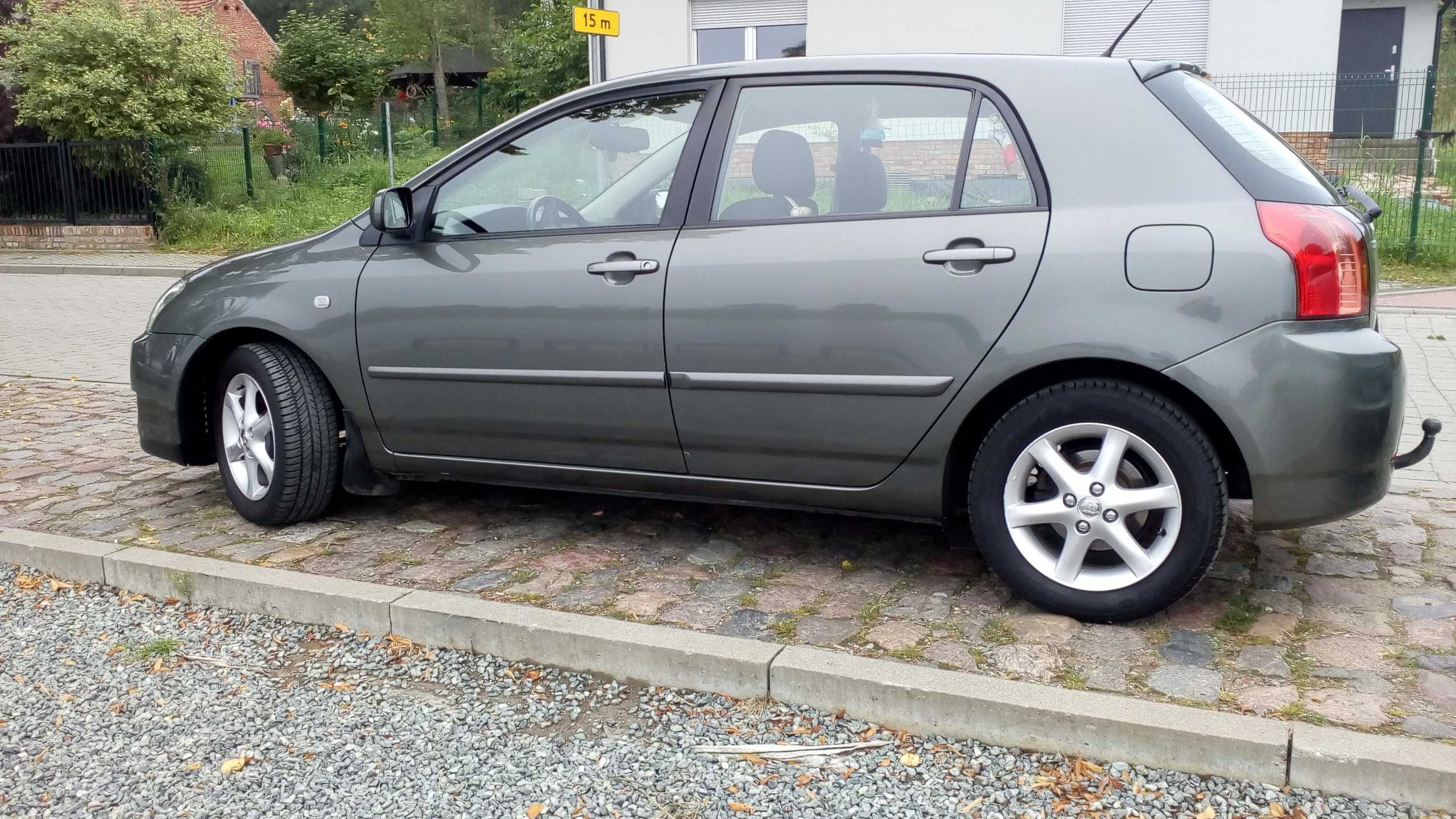 Toyota Corolla E12 1.6  BP LPG  po liftingu 4drzwiowa