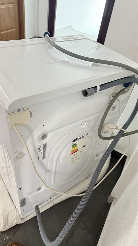Sprzedam pralkę Indesit model MTWSC 510511 W PL używaną 3 lata