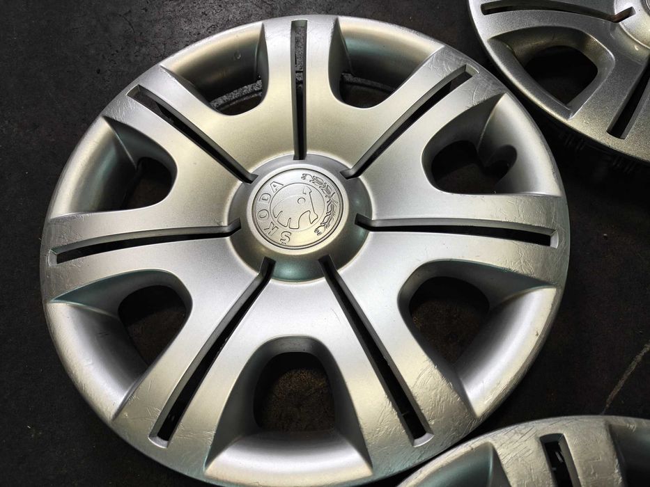 Колпаки R14 Skoda оригінал гарний стан заводські виробник Чехія