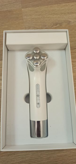 Міротоковий масажер для обличчя