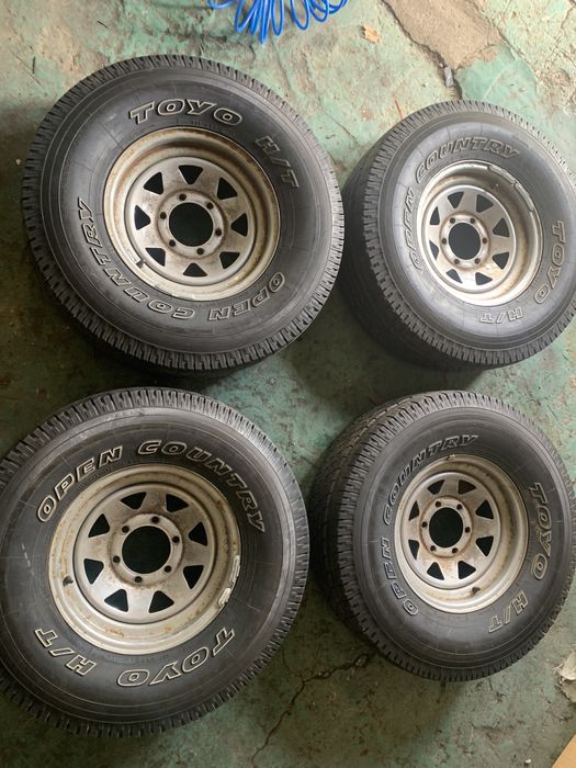 Шини TOYO з дисками 31/10,50/R15