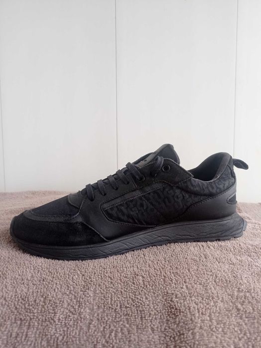 Кросівки чоловічі Hugo Boss 41 р