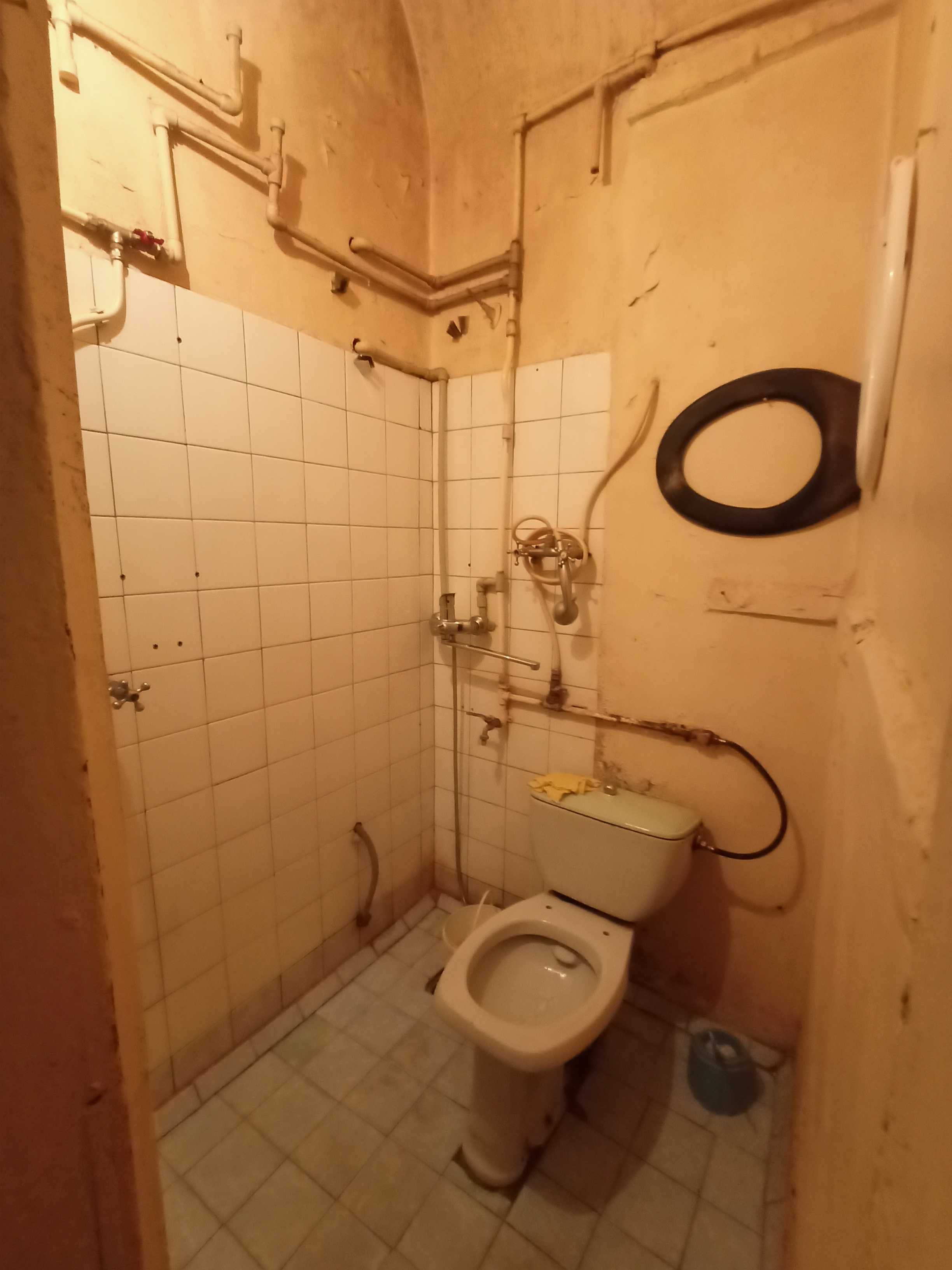 ВЫГОДНО!  Центр.  40 кв.м.  Балкон. Перспективно под сдачу.