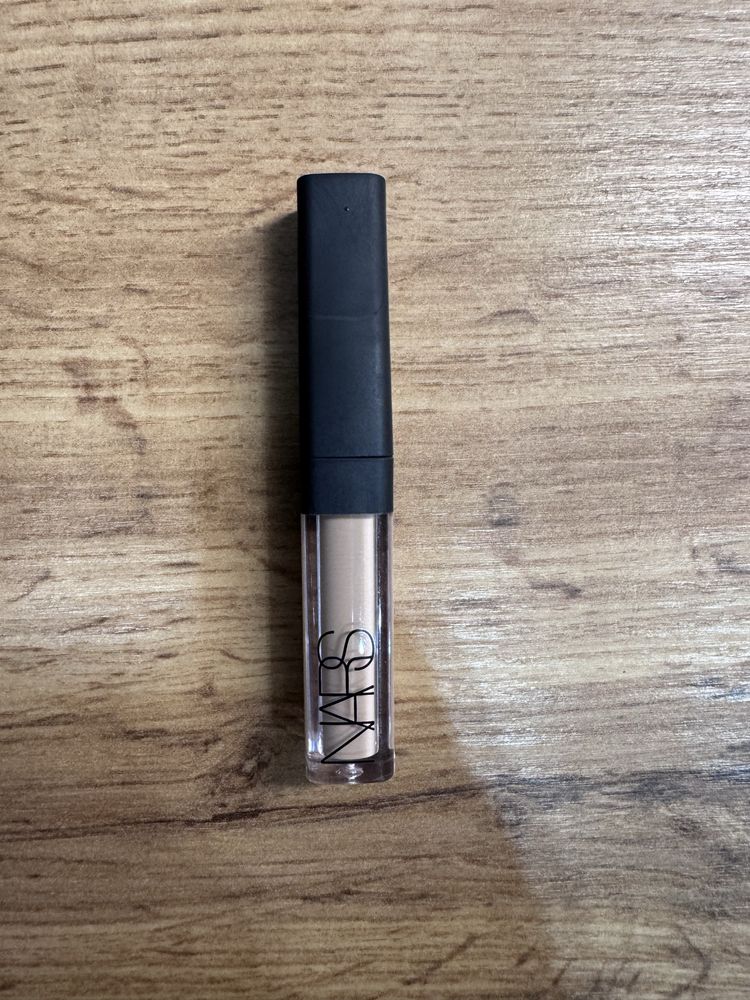 Nars консилер mini , Creme Brulee, Light 2.5