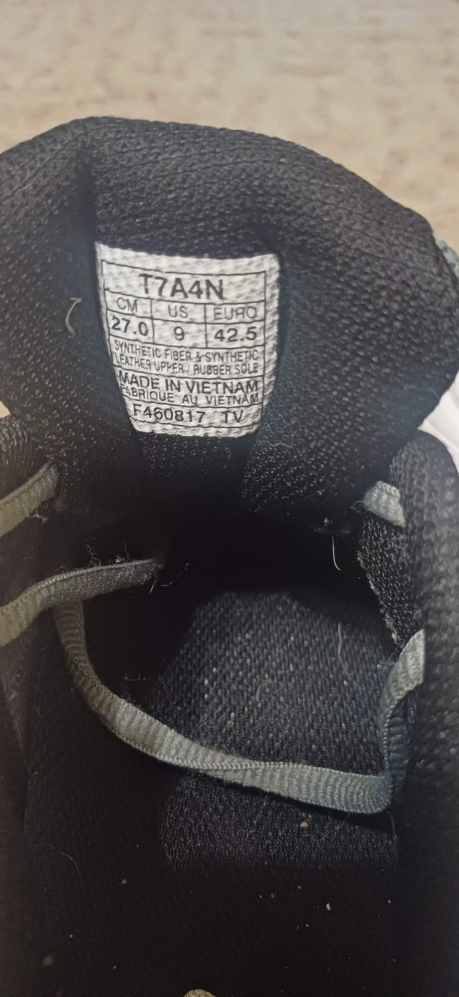 Чоловічі кросівки для бігу ASICS, розмір 42,5