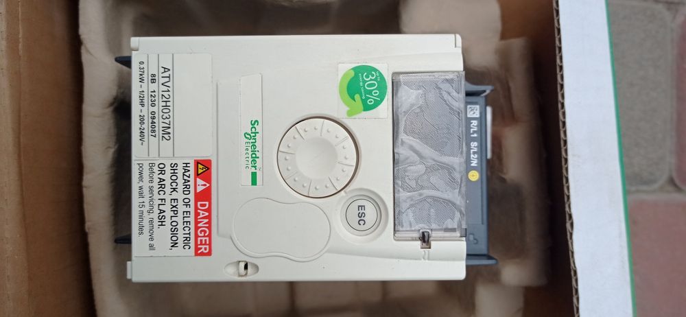 Перетворювач частоти ATV12HO37M2 ф1 0.37 kW 200-240V