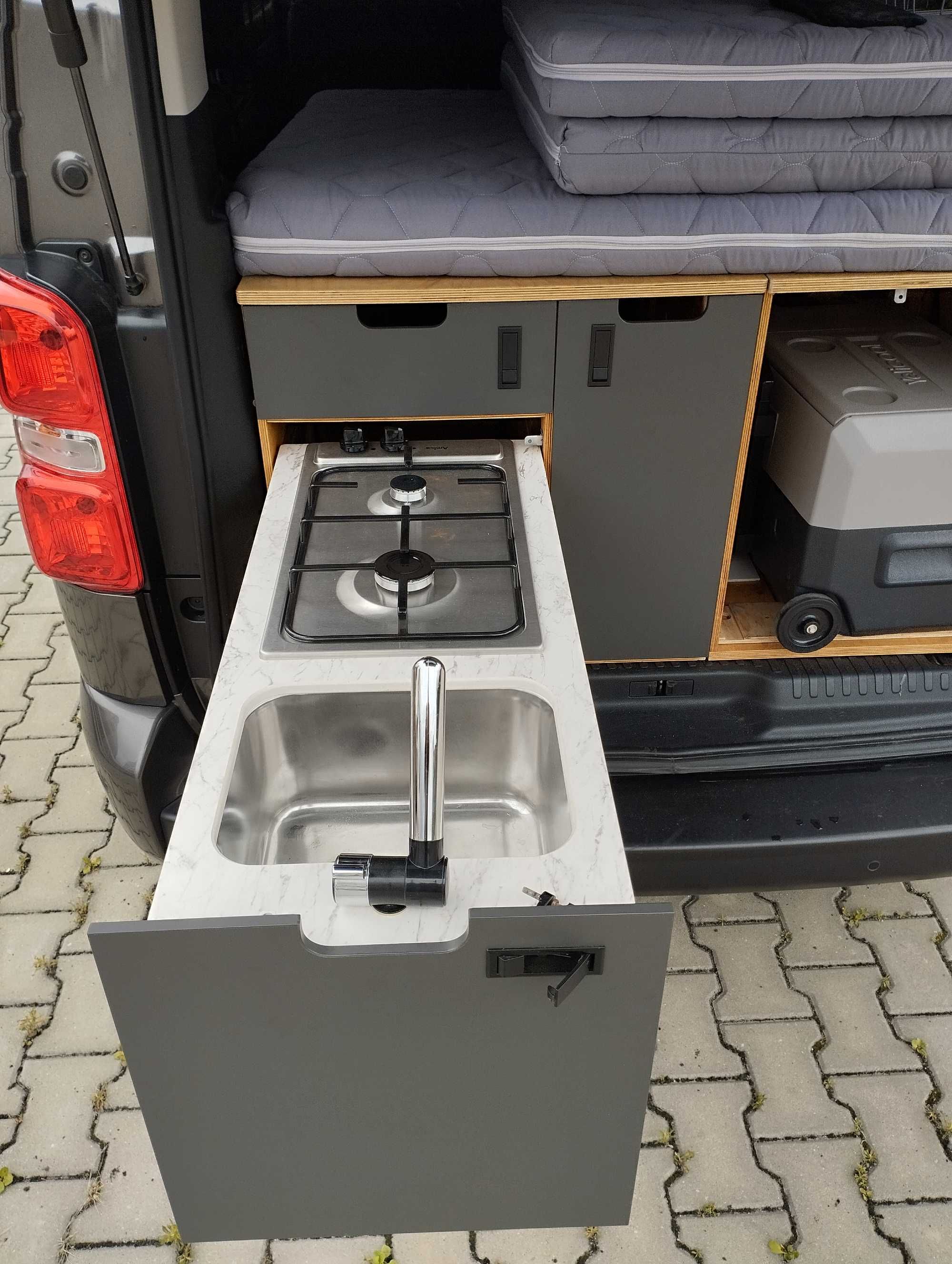 Zabudowa kamper box Toyota proace peugeot traveller Zafira spacetourer