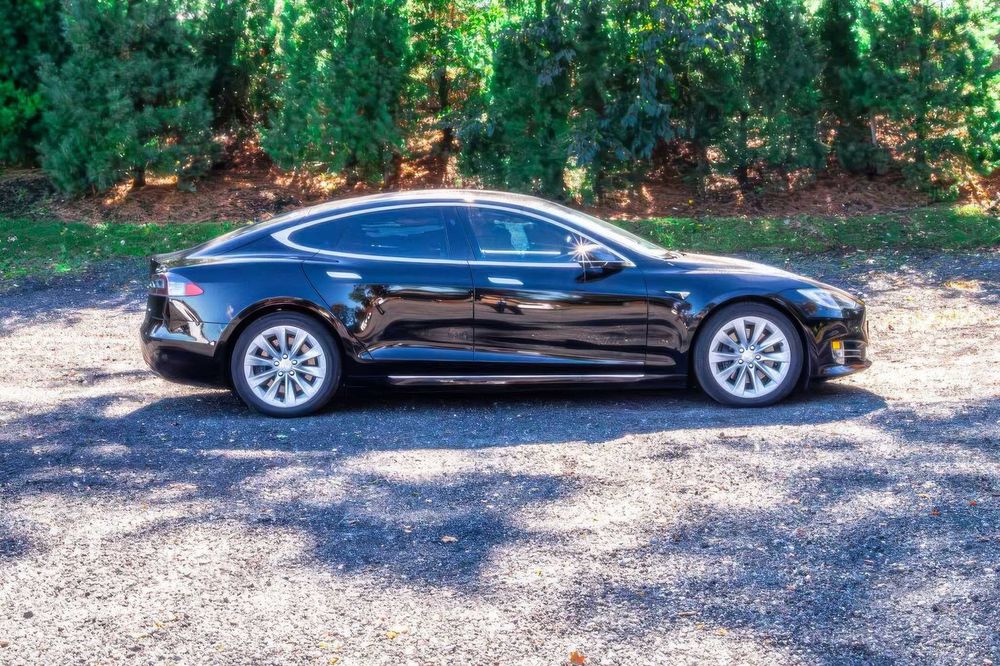 Tesla Model S 75D      2018