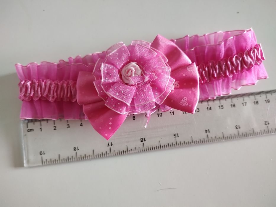 Śliczna różowa opaska na gumce dla księżniczki