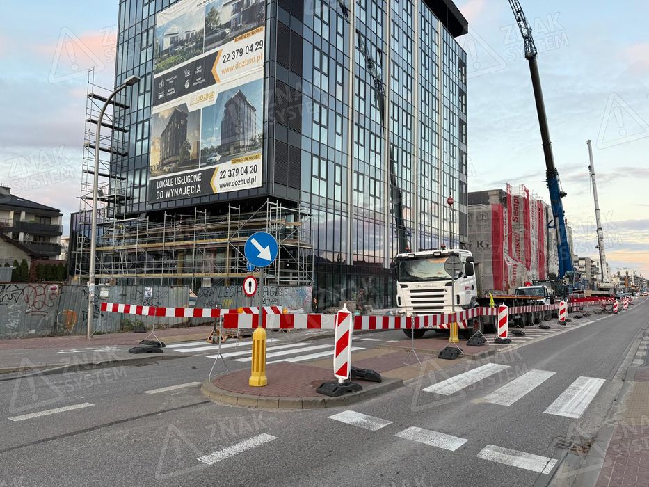 Znaki drogowe bariery zapory przyczepa WYNAJEM znaków przyczepy U26