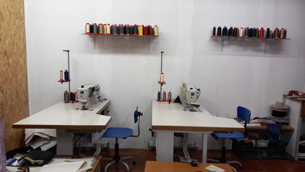Passagem de negócio estofos totalmente equipado