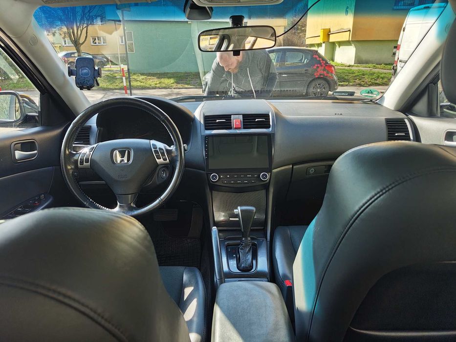 Honda Accord - automat - benzyna