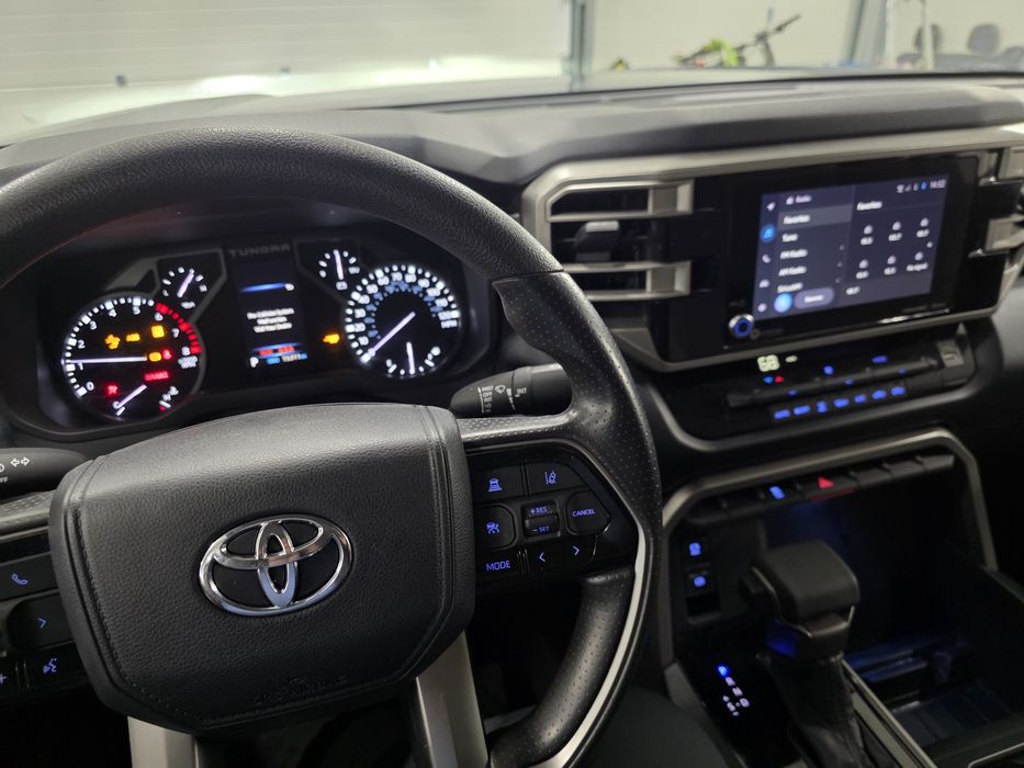 Toyota Tundra 2023 3,5.ZAMIANA