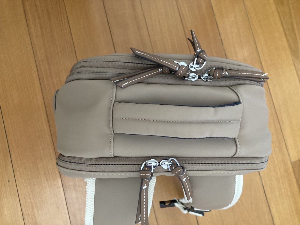 Mochila Parfois nova