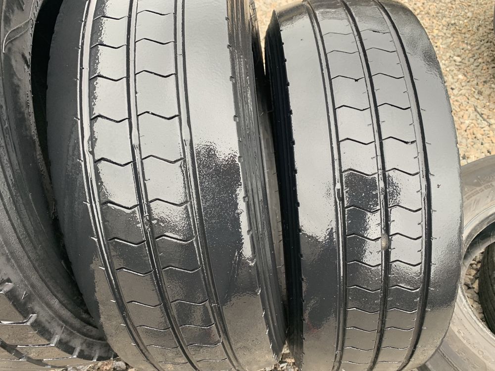 B58. 245/70/17,5 Dunlop SP346