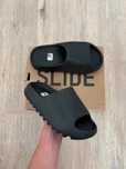 Adidas_YeezySlide_Czarny Nowe_Klapki_Moda Rozmiar.41