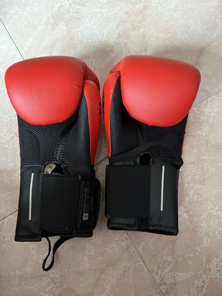 Luvas boxe 12 e proteções.