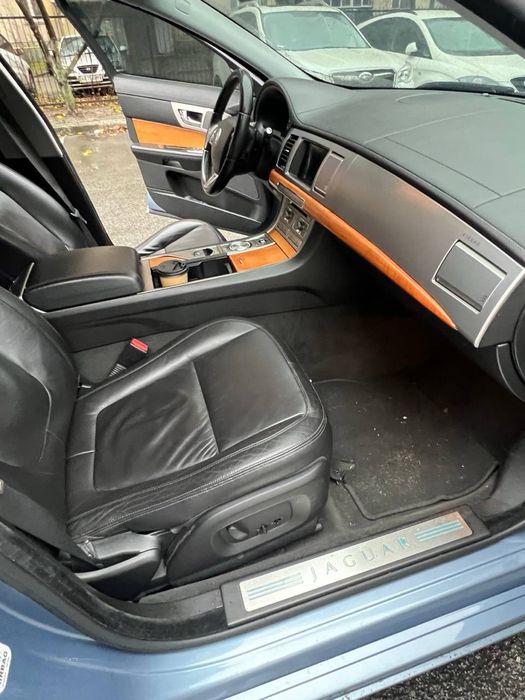 Продам терміново jaguar XF 3,0 148к пробігу