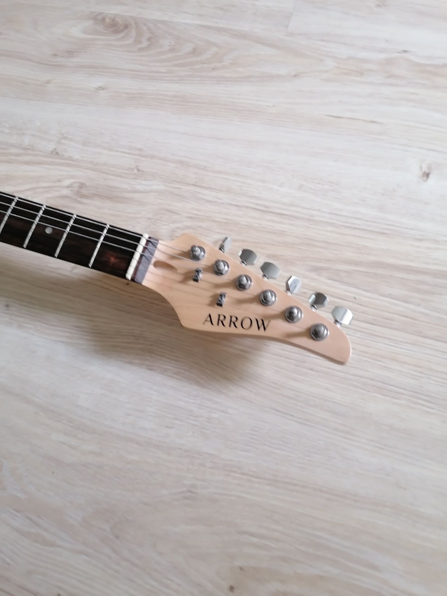 Gitara elektryczna ARROW