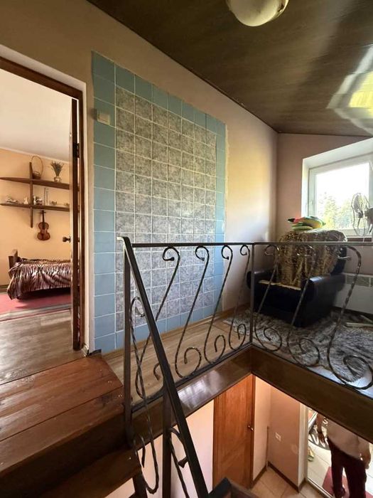 Продається двоповерхова дача, с. Терешки,  з власним озером у дворі