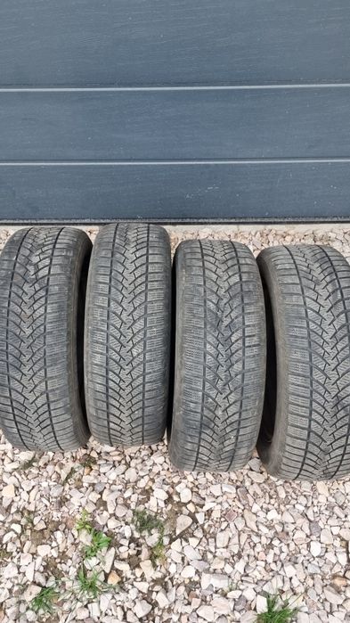 4 szt Felgi stalowe z oponami zimowymi 16 cali vw golf