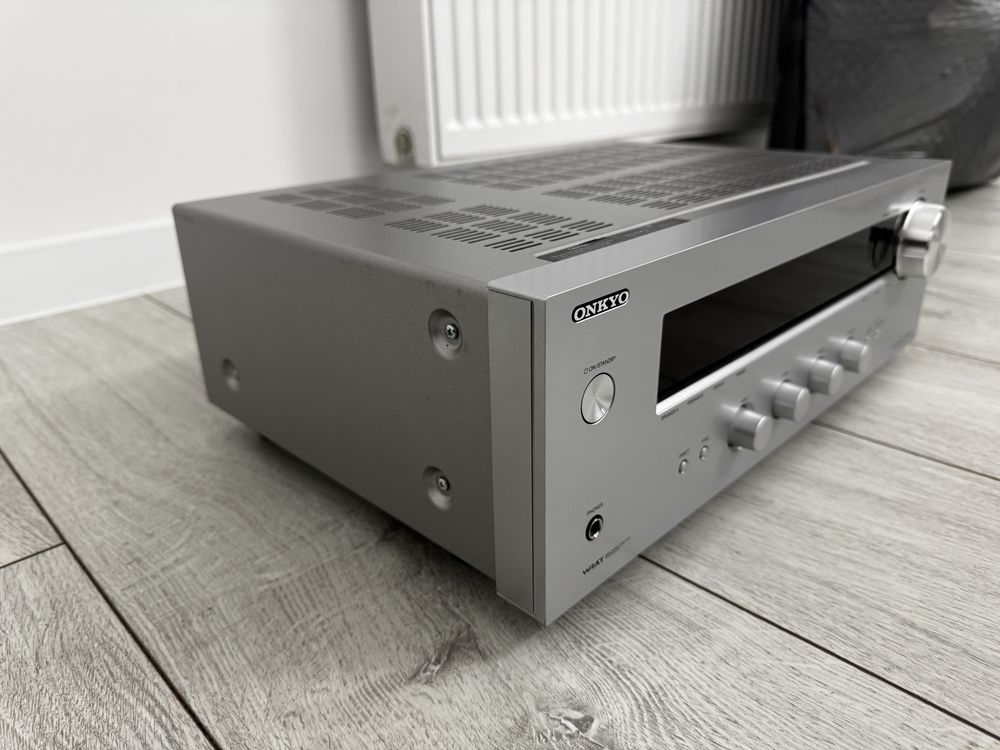 Amplituner Stereo Onkyo TX-8020 srebrny