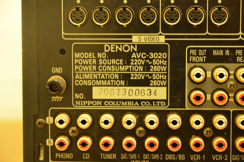 Amplificador Denon AVC 3020
