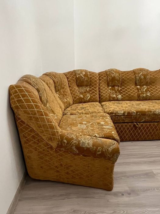 Продам кутовий диван в гарному стані, розміри 180х270, розкладний.