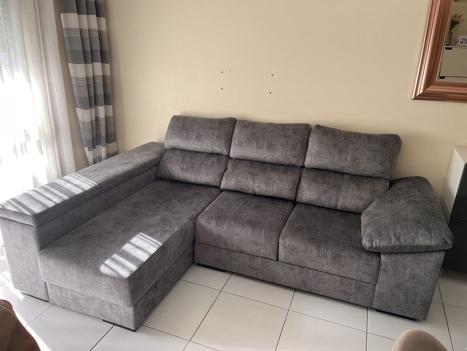 Sofá c/Chaise e arrumo