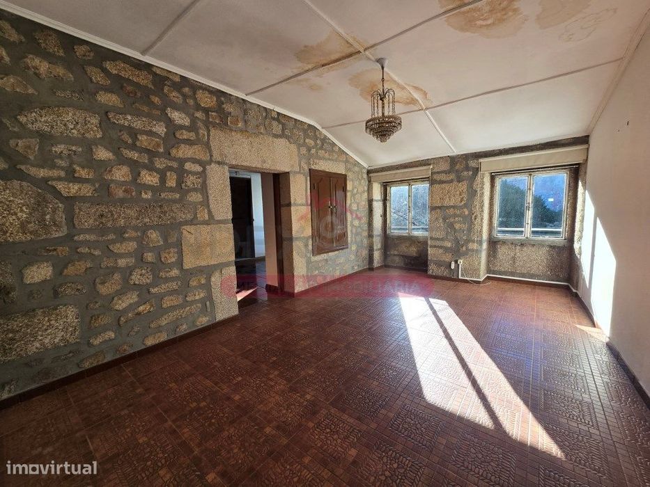 Prédio com varias frações Autónomas - Venda Judicial - Guarda