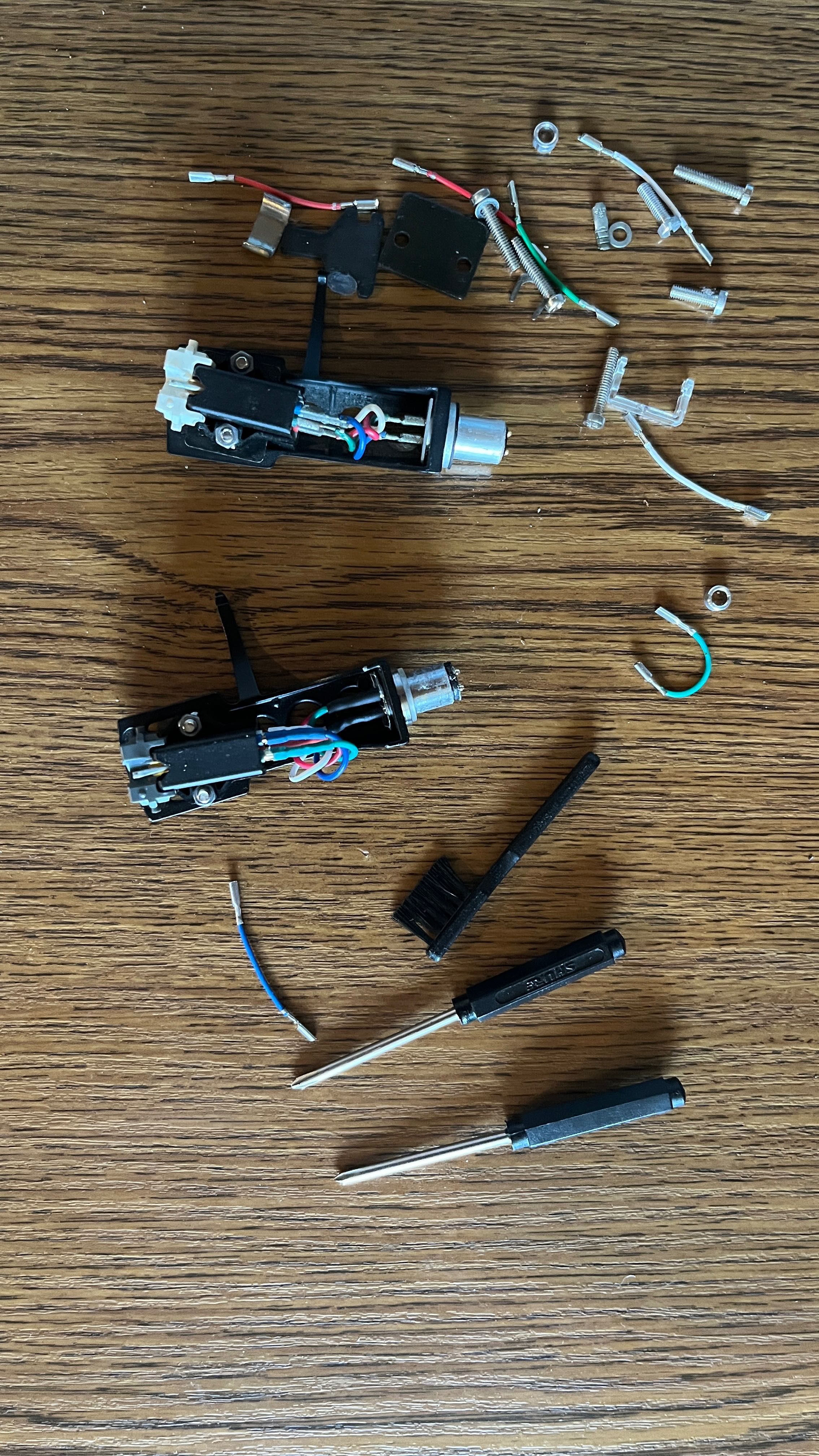 Igły gramofonowe Shure M-44 plus headshell i akcesoria