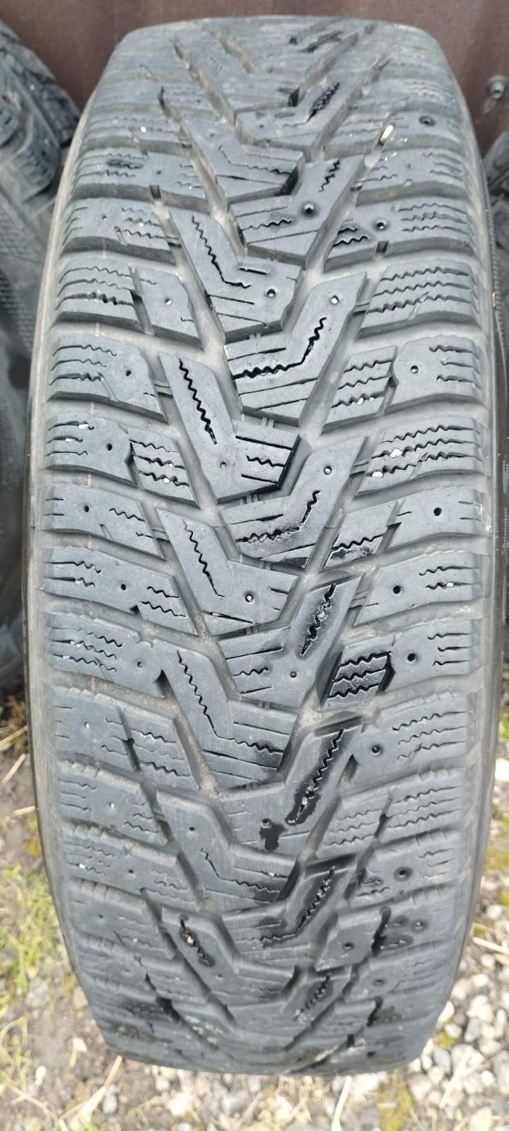 Продам зимову резину Hankook 185/70 R14 з дисками