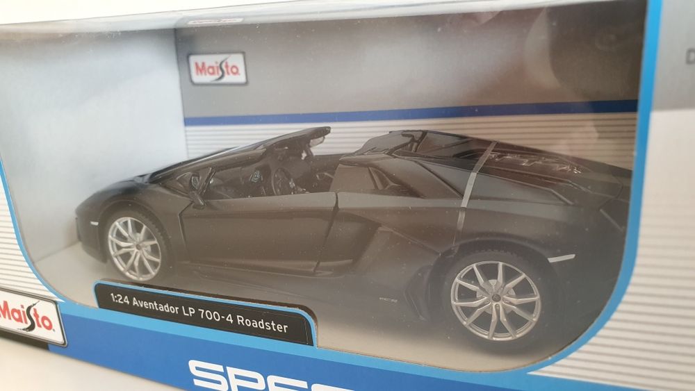 Miniatura Lamborghini Aventador