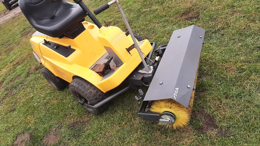 Zamiatarka  traktorek Stiga villa elegance ładny