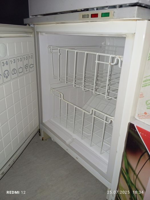 Морозильна камера на 2 шуфлядкі DKK