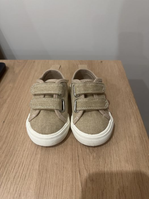 Buciki bezowe niemowlece