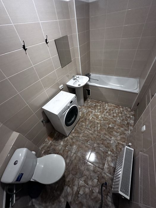 Власник. Здається квартира в центрі.