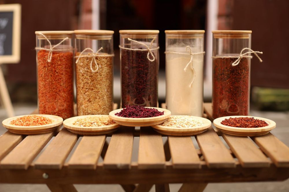 Спеції та прянощі