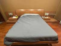 Cama de casal com cómoda