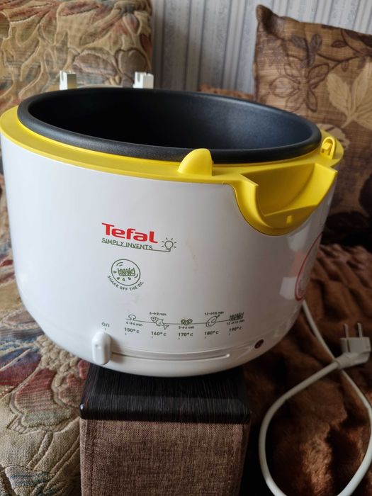 Фритюрниця Tefal нова!