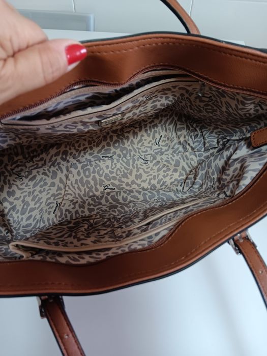 Mala Guess com pouco uso