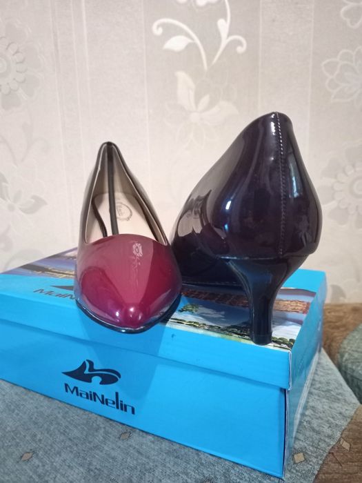 Женские  лаковые туфли