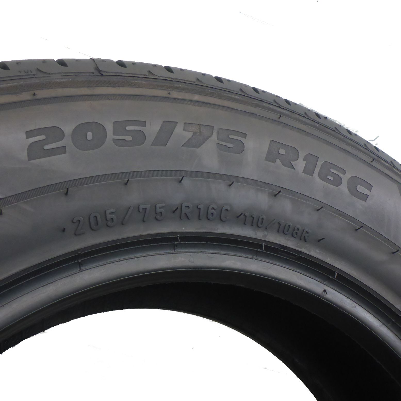 205/75/16C Pirelli 205/75R16C 110/108R Carrier Lato 2015, 2017 7.8-8mm