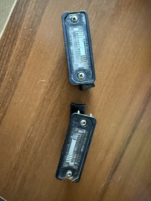 Lampki podświetlenia tablicy rejestracyjnej