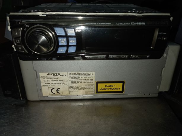 Auto-radio Alpine CDA-9854R, com caixa de 12CDs, Bluetooth
